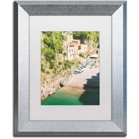 Védjegy Képzőművészet 'Amalfi Coast Fishing Village' vászon Art készítette: Ariane Mosayedi, fehér matt, ezüst keret