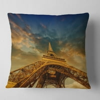 Designart drámai égbolt a Paris Paris Eiffel Towerin Párizs felett - Cityscape Dobás párna - 18x18