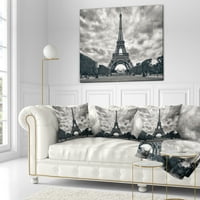 Designart Paris Eiffel Towerunder Drámai Sky - Skyline Photography Drow Pillow - 18x18